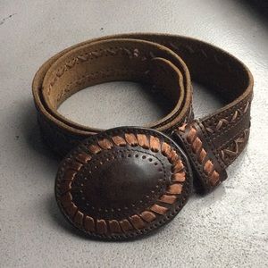VINTAGE BROWN LEATHER BELT WITH RIBBON STITCHING